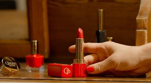 Rouge Opéra : Démonstration d'excellence maquillage par Le Rouge Français