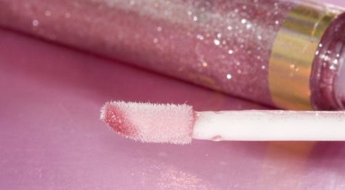 Group of beauty brands calls on EU for swifter ban on microplastics